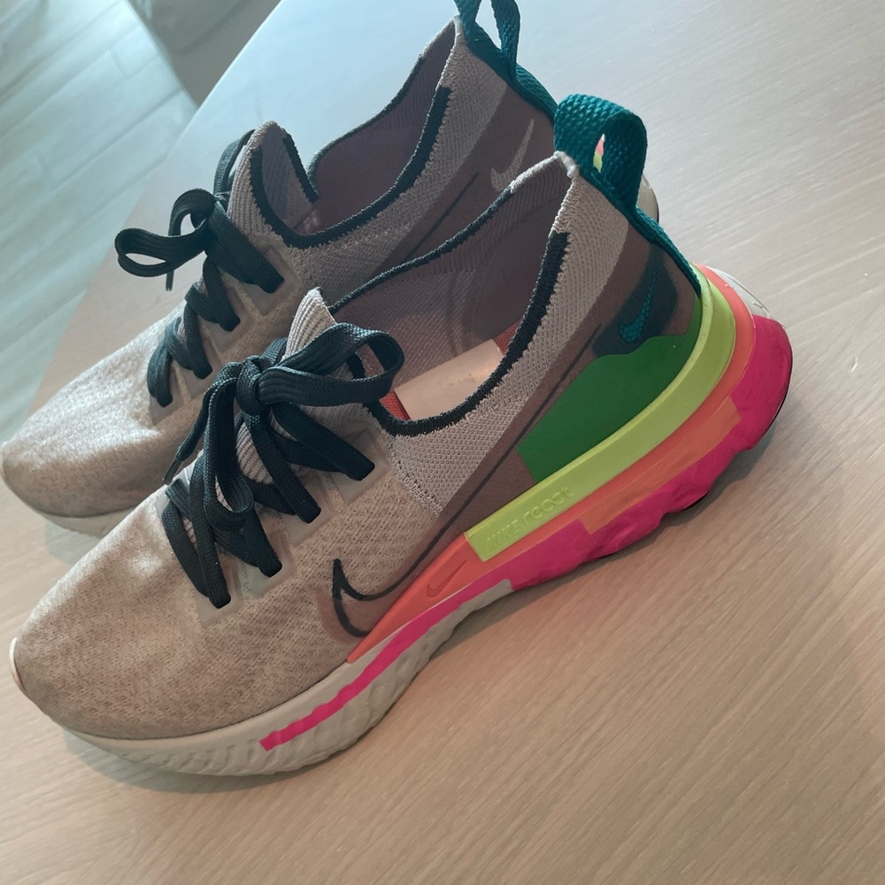 Nike react fly knit size 7